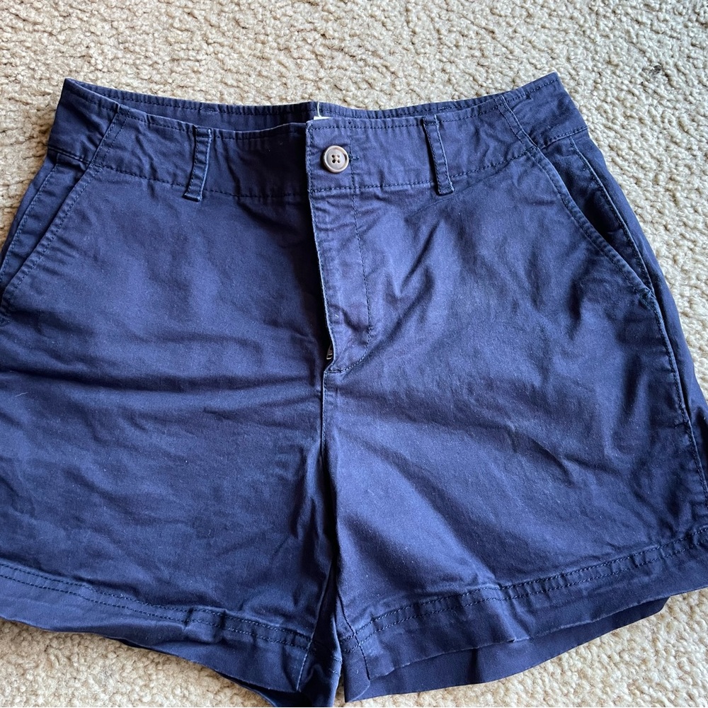 Gap Navy Blue Khaki short size 4. 5” short